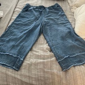 Never Worn Ladies Wide Leg Crop light denim pants.
